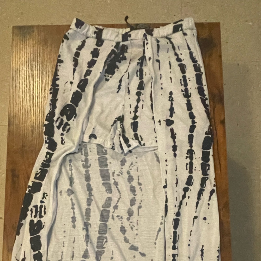 Black and White Patterned Skirt Set